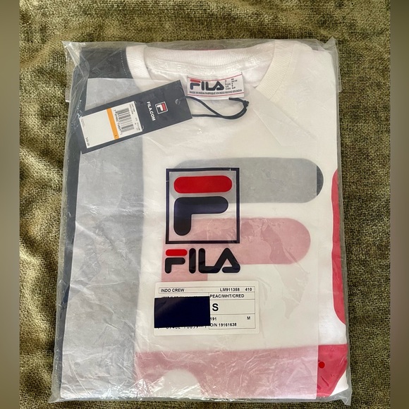 NWT bold color block Fila T-shirt - Picture 3 of 6